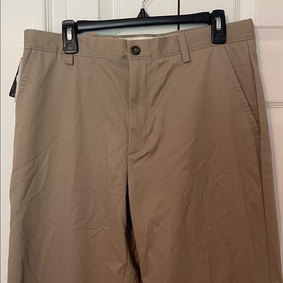 Dockers Easy Khaki D3 Flat Front Pants NWT Casual Career Men’s Size 33 x 30 - Picture 2 of 10